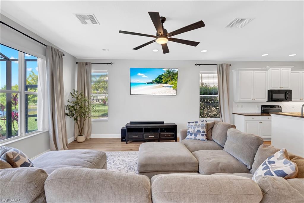 BOTANICA LAKES - Residential