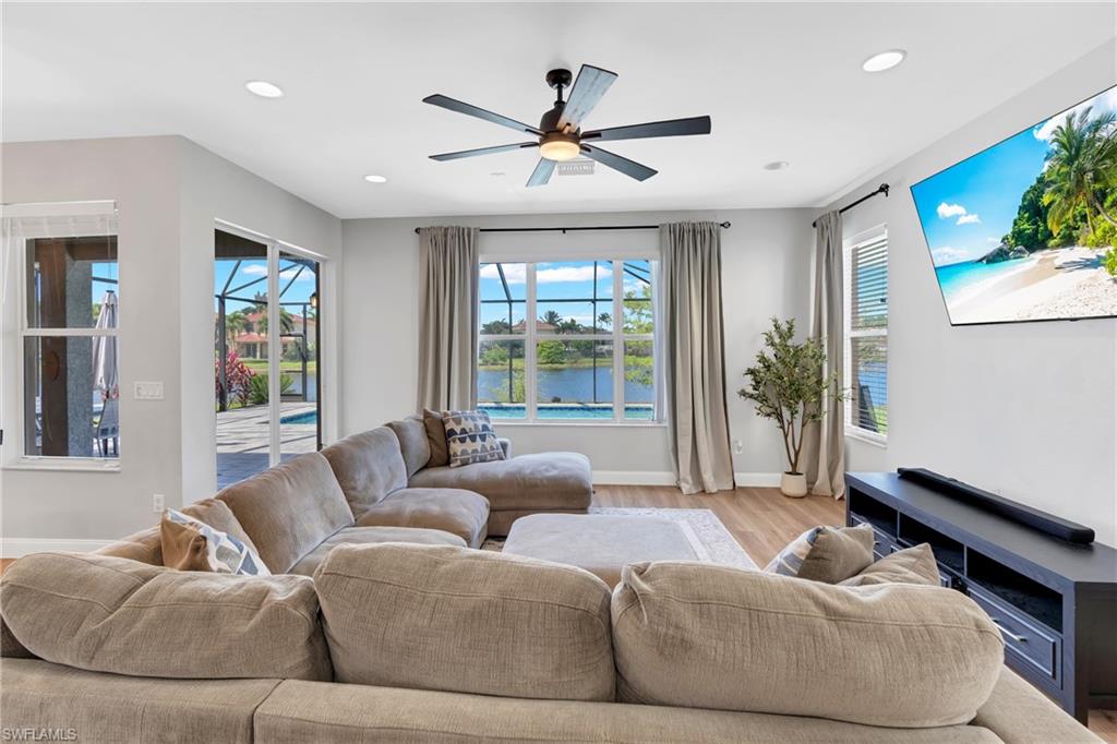 BOTANICA LAKES - Residential