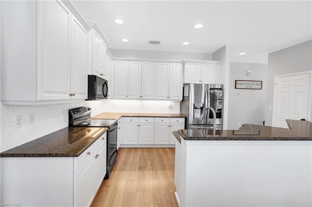 BOTANICA LAKES - Residential