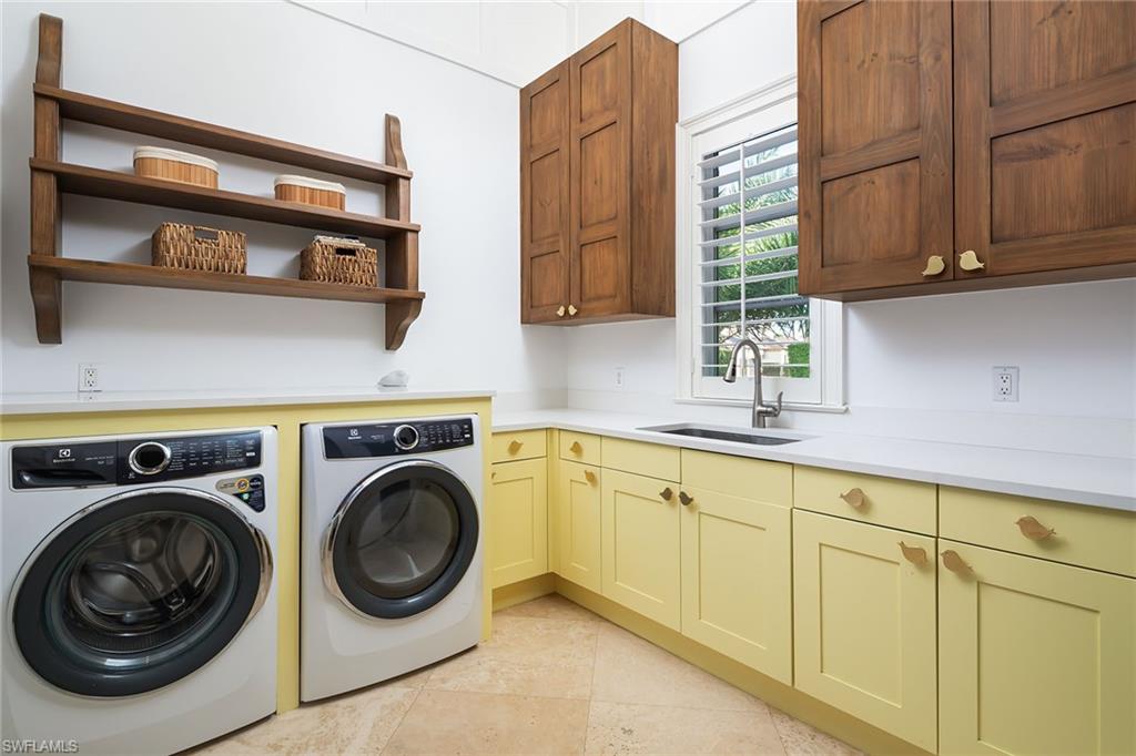 ESCADA AT TIBURON - Residential