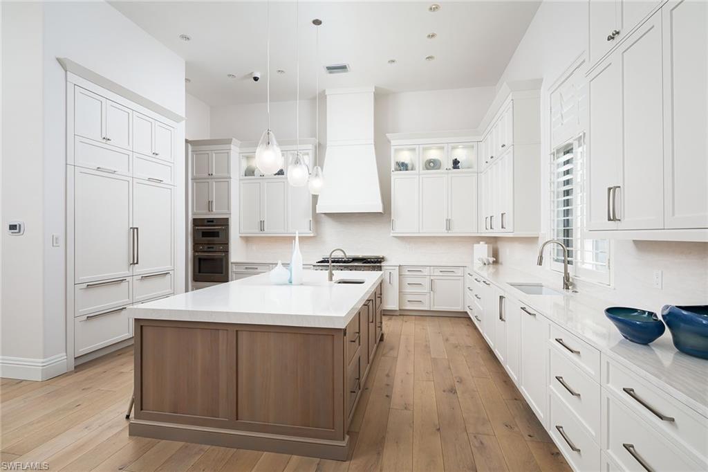 ESCADA AT TIBURON - Residential