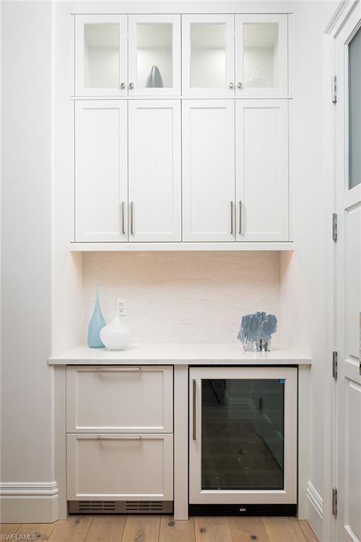 ESCADA AT TIBURON - Residential