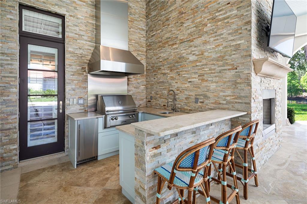 ESCADA AT TIBURON - Residential