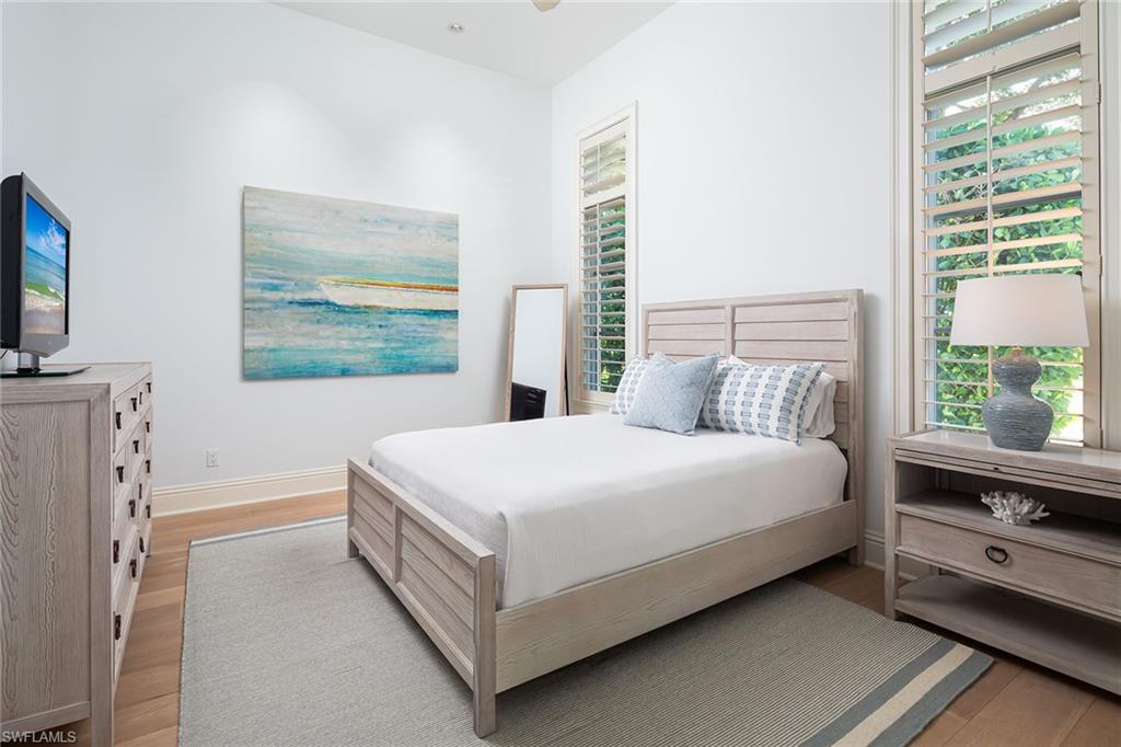 ESCADA AT TIBURON - Residential