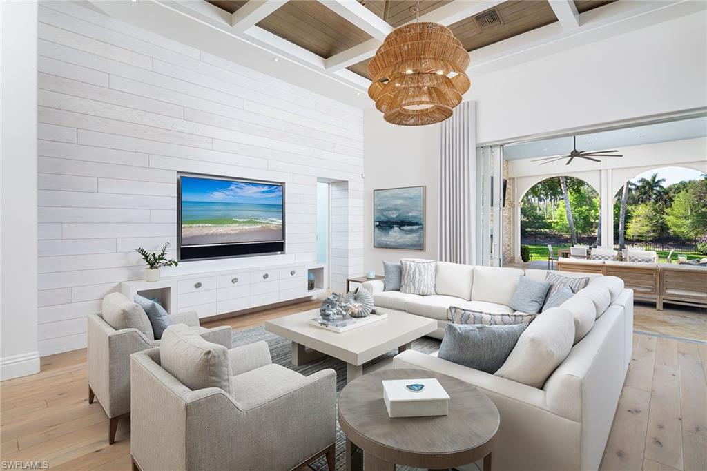 ESCADA AT TIBURON - Residential