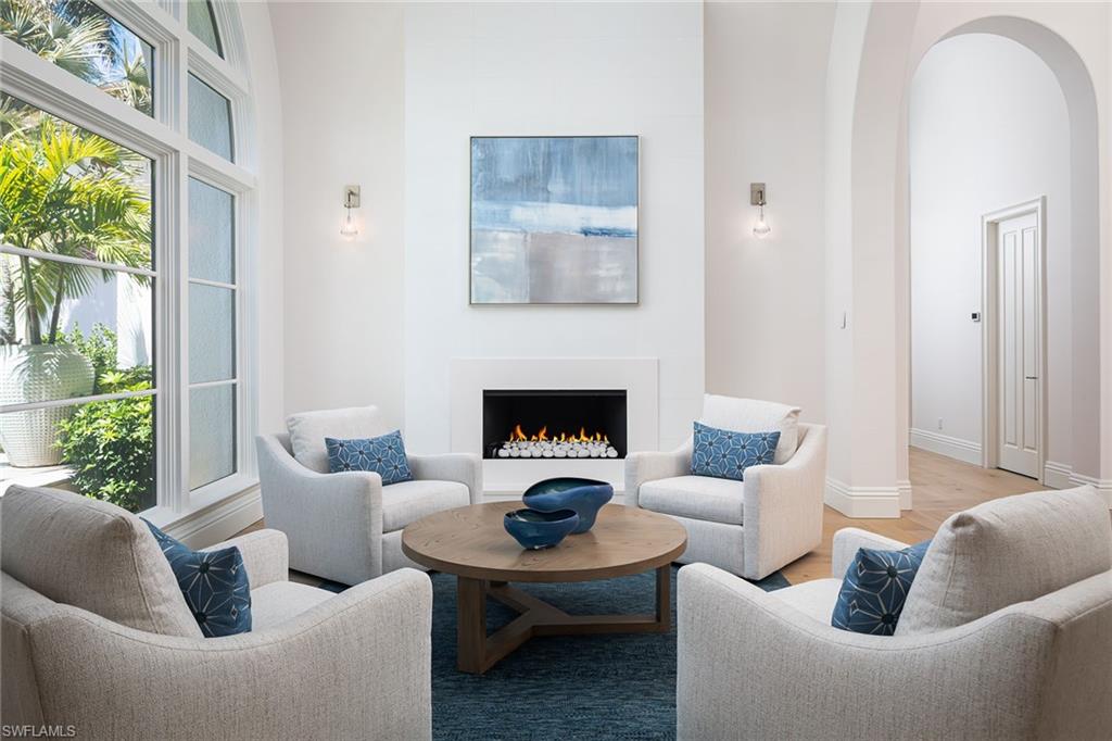 ESCADA AT TIBURON - Residential