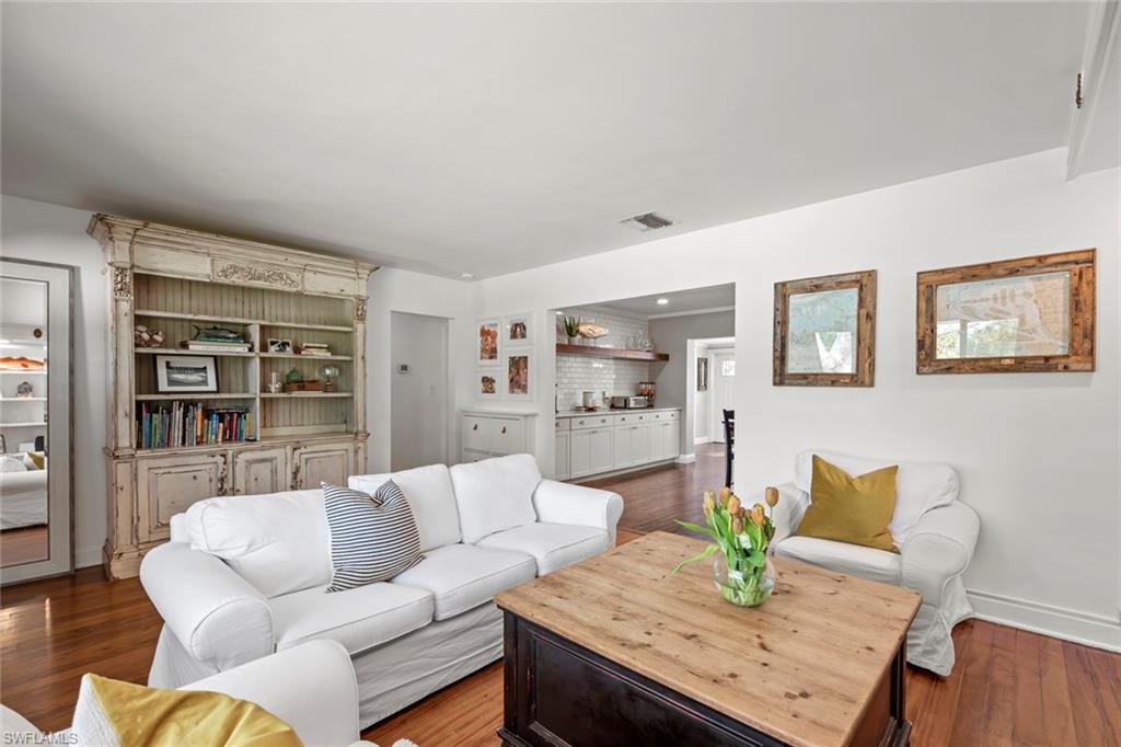 CARLTON GROVE - Residential