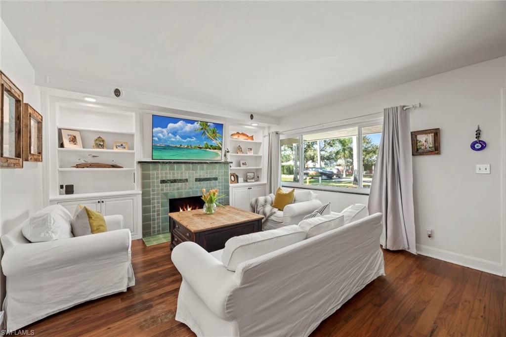 CARLTON GROVE - Residential