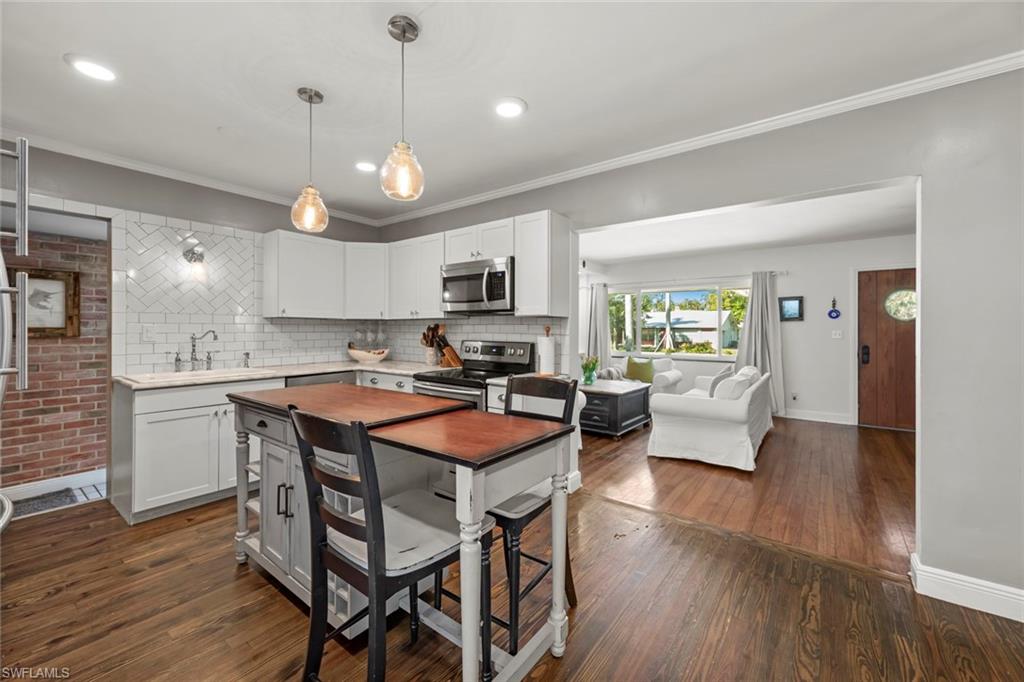 CARLTON GROVE - Residential