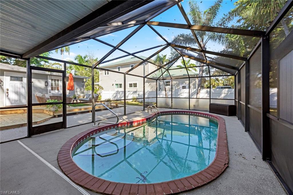 CARLTON GROVE - Residential