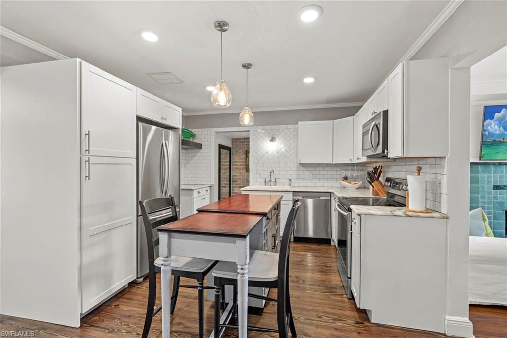 CARLTON GROVE - Residential