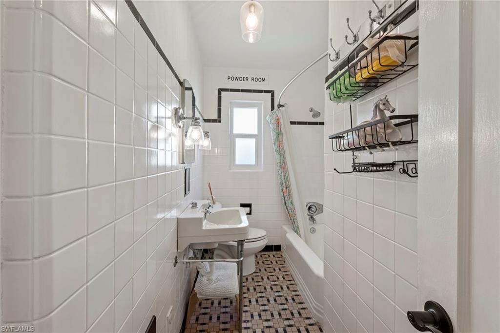 CARLTON GROVE - Residential