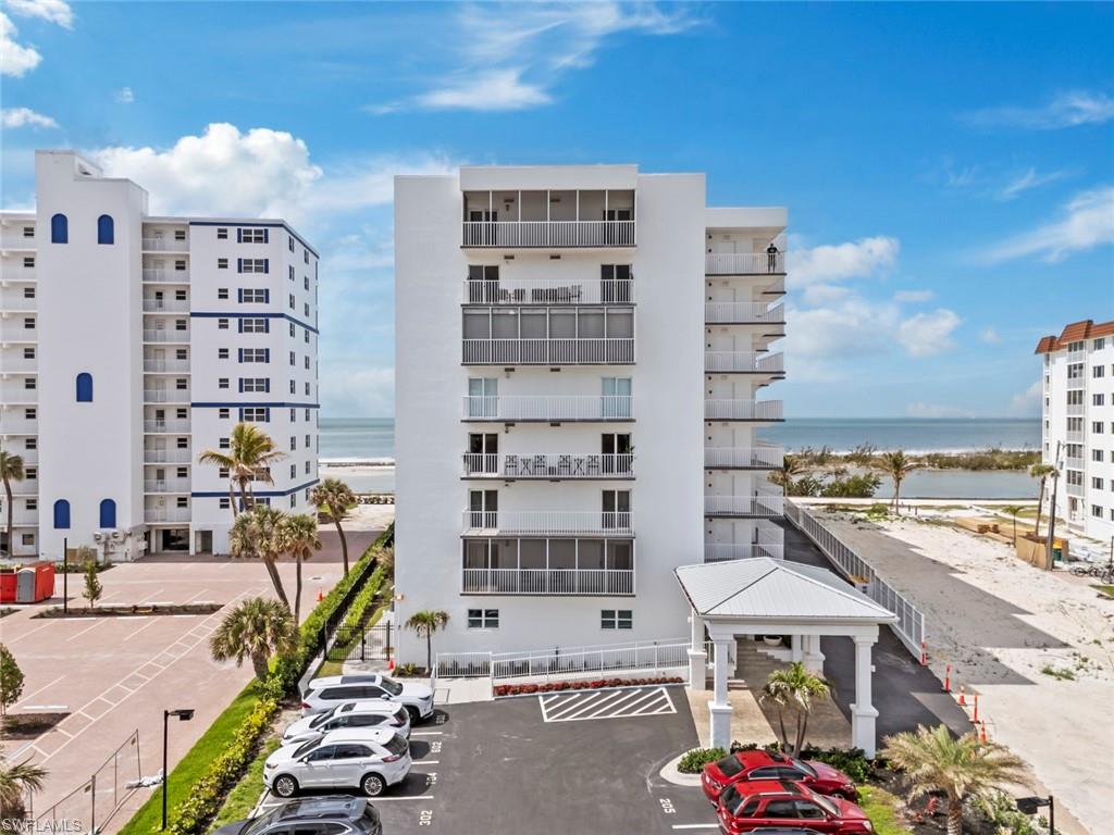 ISLAND REEF CLUB - Residential