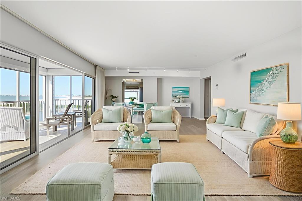 ISLAND REEF CLUB - Residential