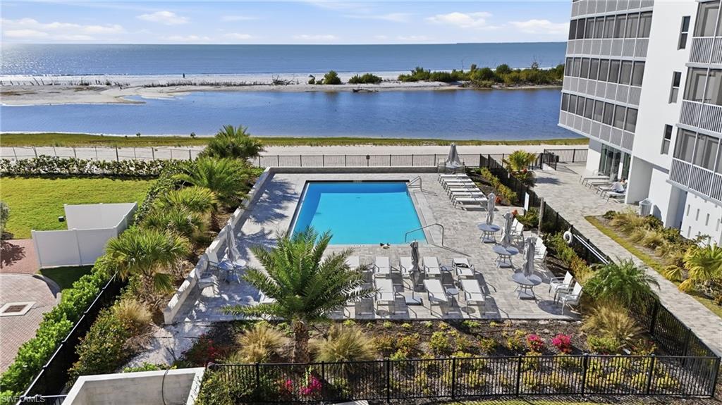 ISLAND REEF CLUB - Residential