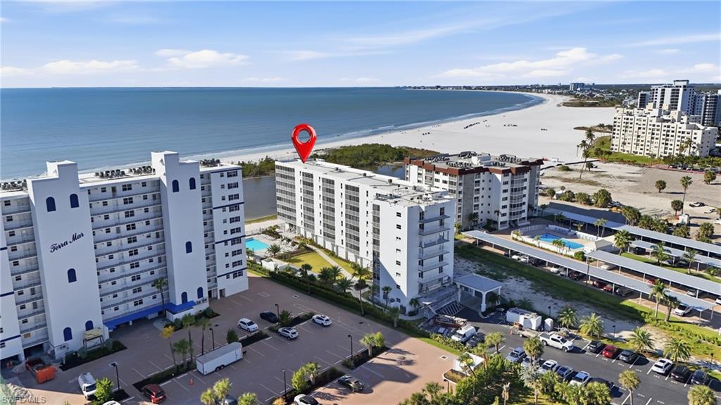 ISLAND REEF CLUB - Residential