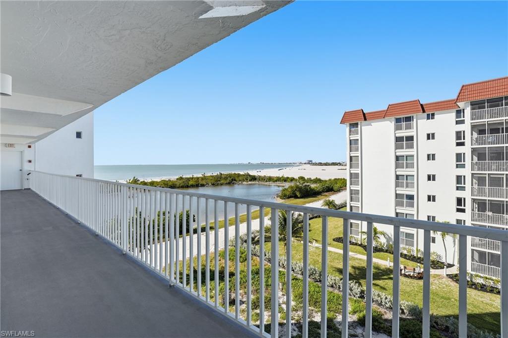 ISLAND REEF CLUB - Residential