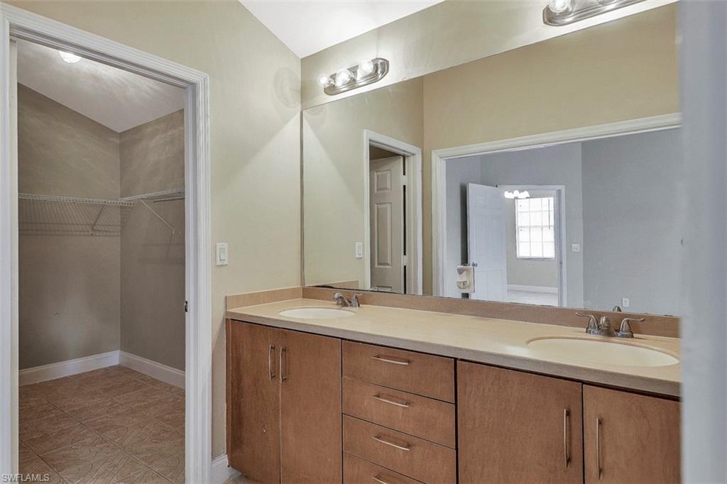 ISLAND PARK WOODS - Residential