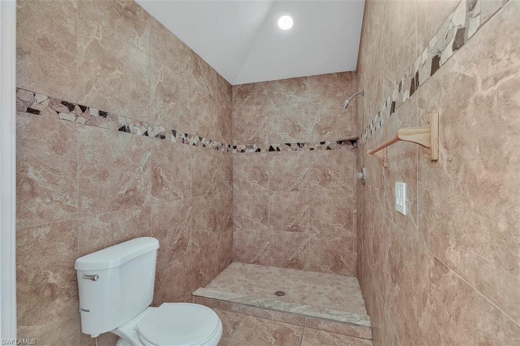 ISLAND PARK WOODS - Residential