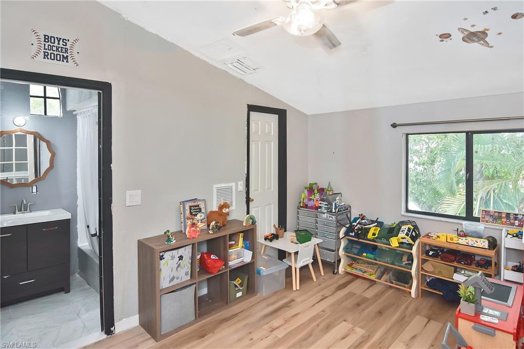 CALOOSA YACHT & RACQUET CLUB - Residential