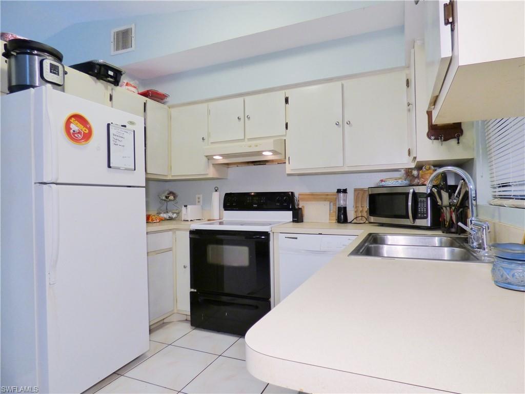 SAN CARLOS PARK - Residential