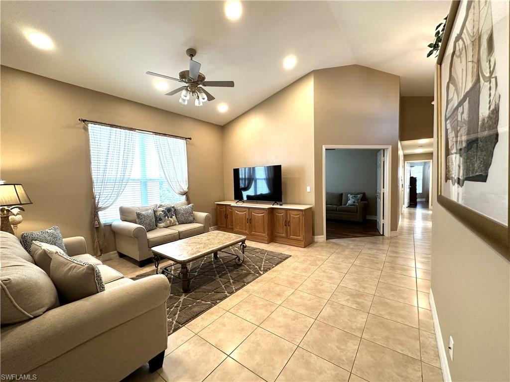 SATURNIA LAKES - Residential Lease