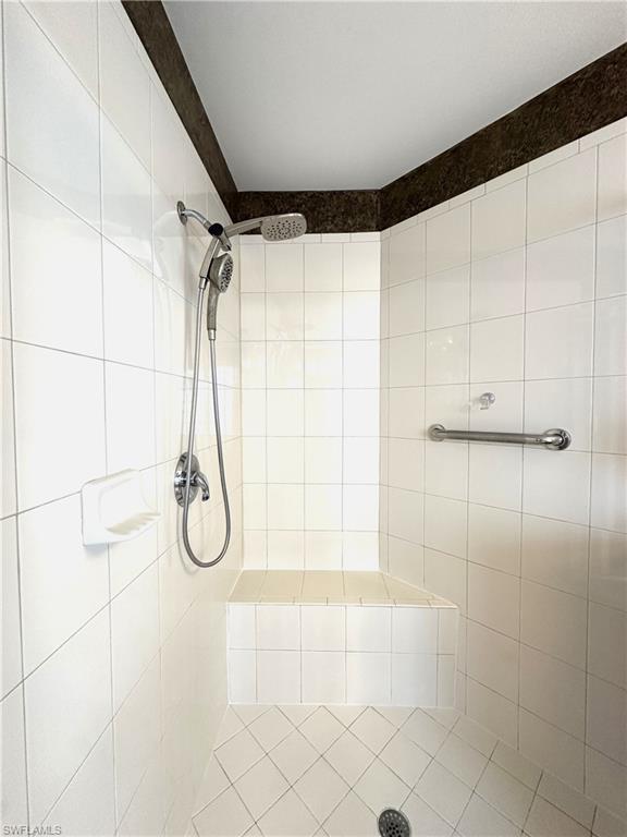 SATURNIA LAKES - Residential Lease