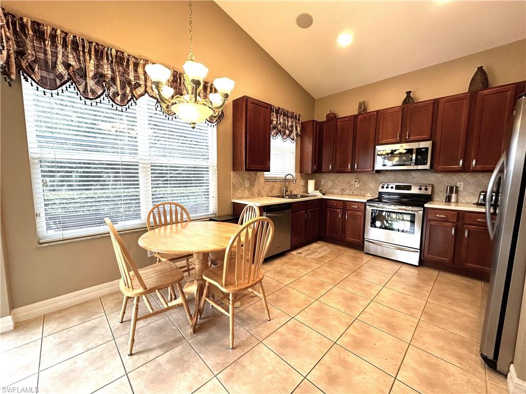 SATURNIA LAKES - Residential Lease