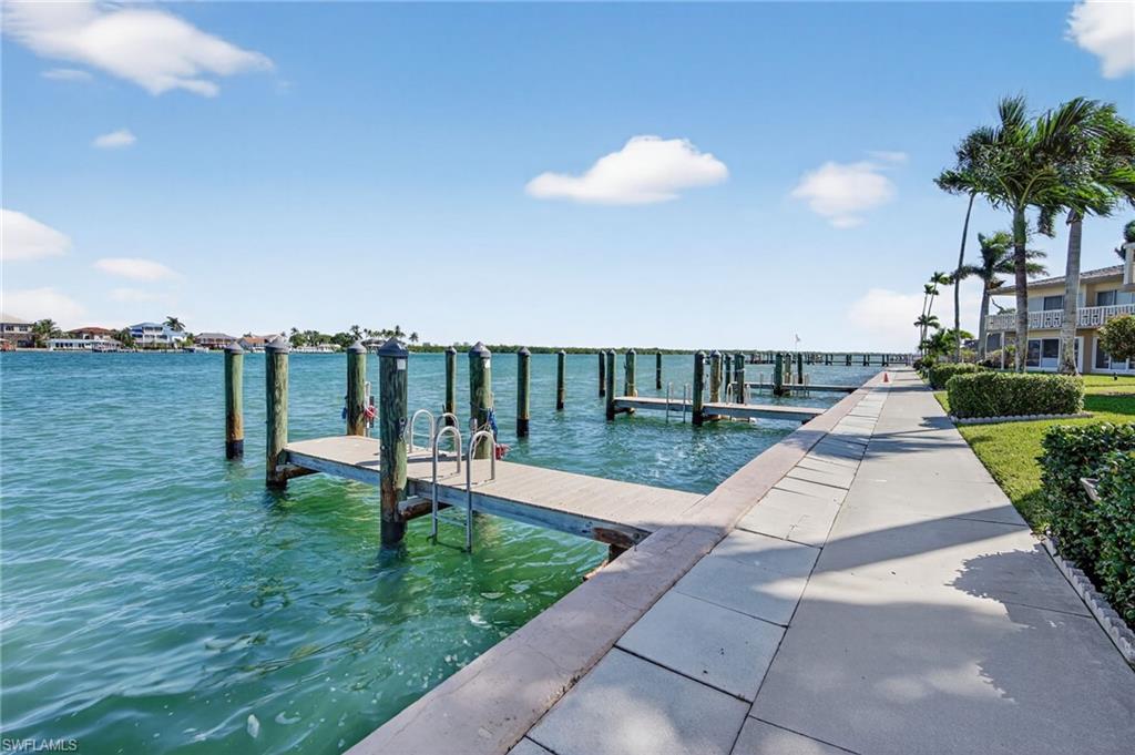 VILLE DE MARCO - Residential Lease