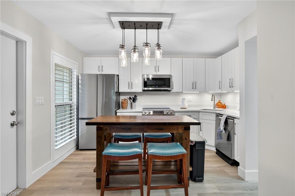 VILLE DE MARCO - Residential Lease