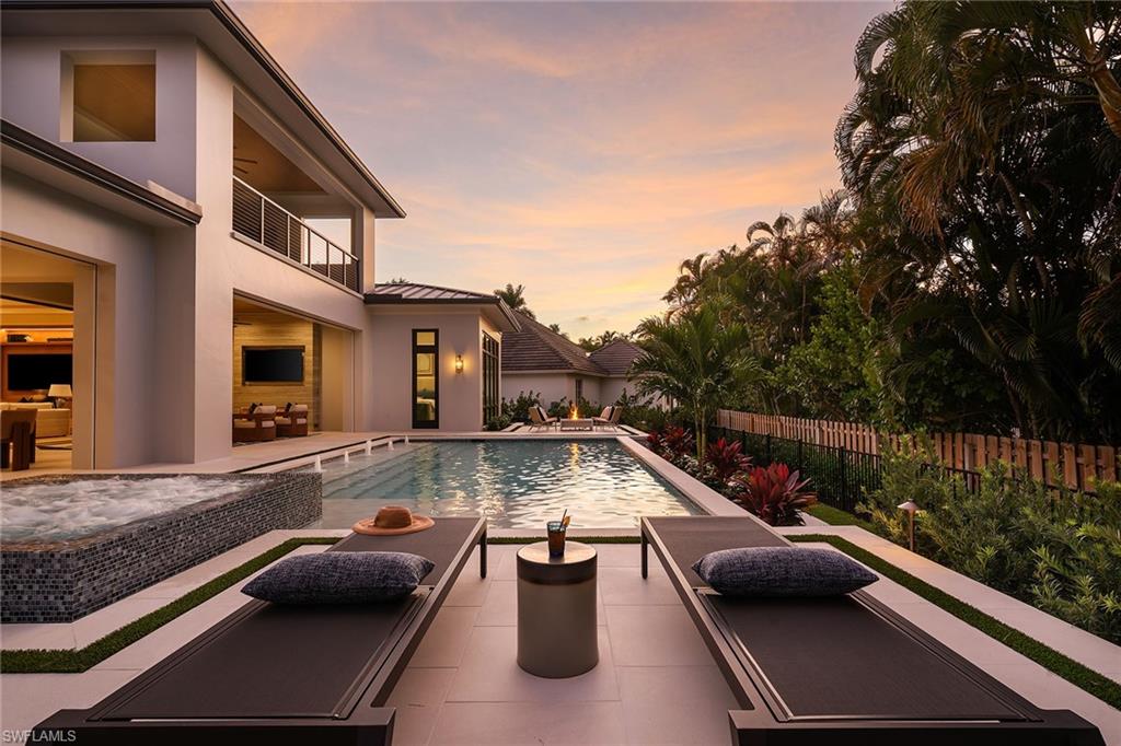 MOORINGS - Residential