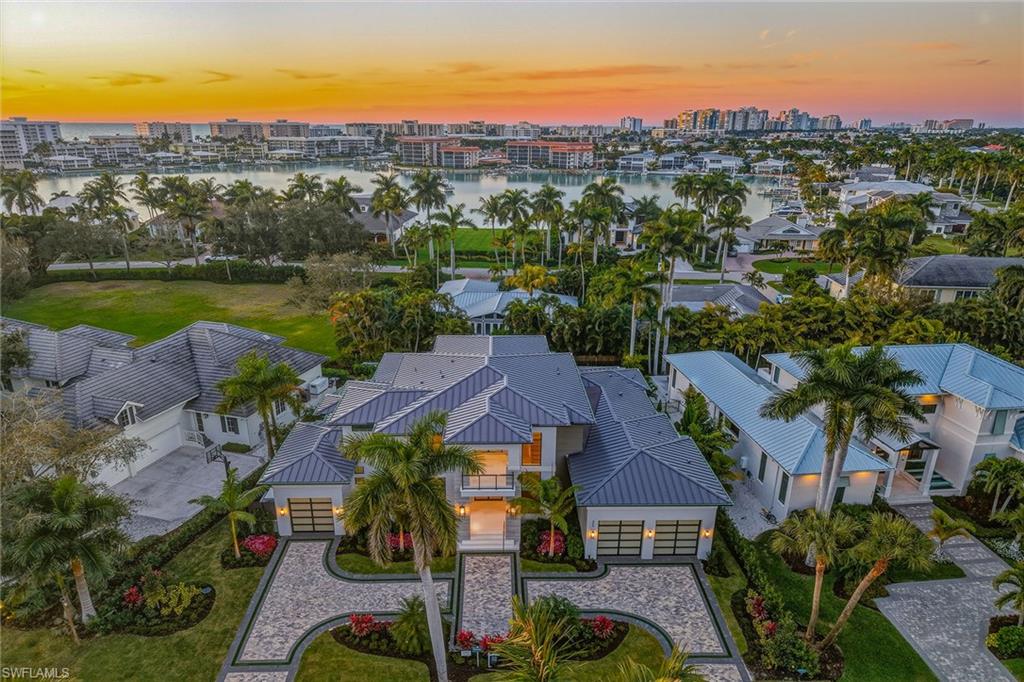 MOORINGS - Residential