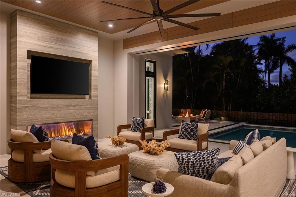 MOORINGS - Residential