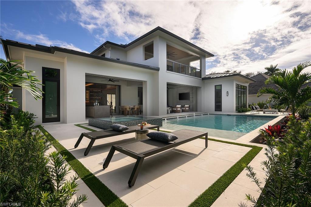 MOORINGS - Residential