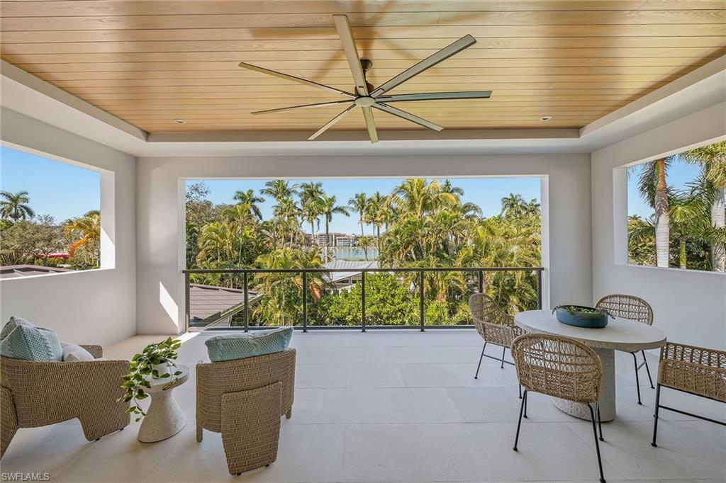 MOORINGS - Residential