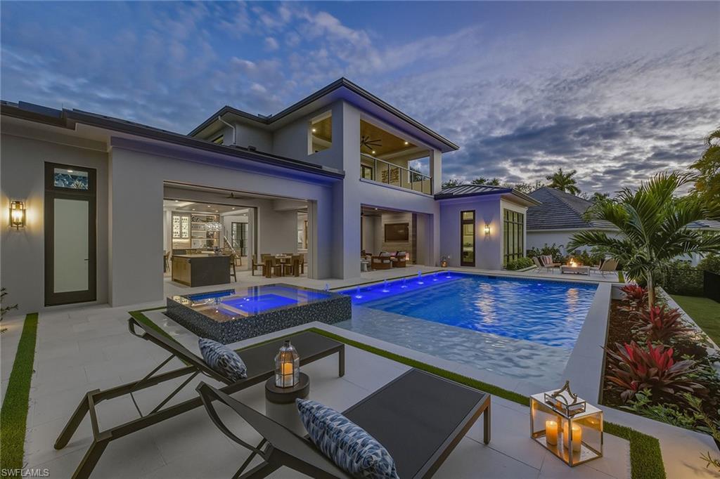 MOORINGS - Residential