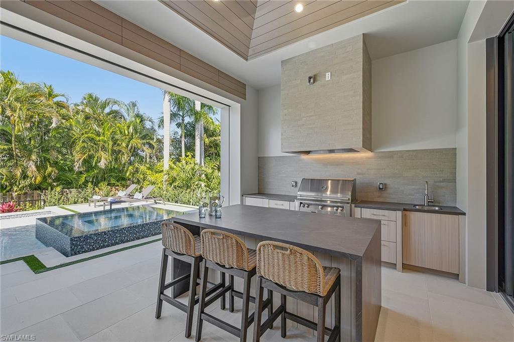 MOORINGS - Residential