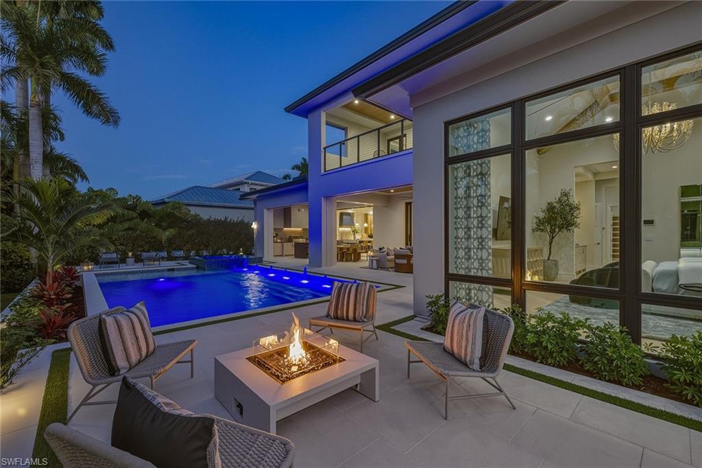 MOORINGS - Residential