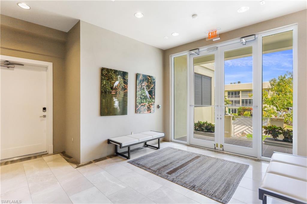 ROOFTOPS ON FOURTH - Residential