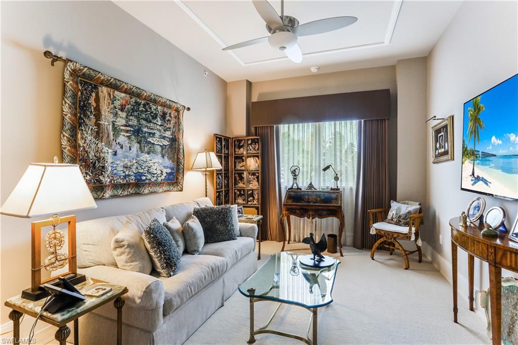 ROOFTOPS ON FOURTH - Residential