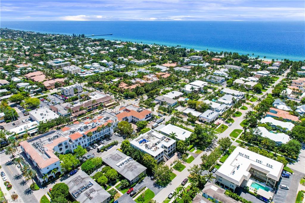 ROOFTOPS ON FOURTH - Residential