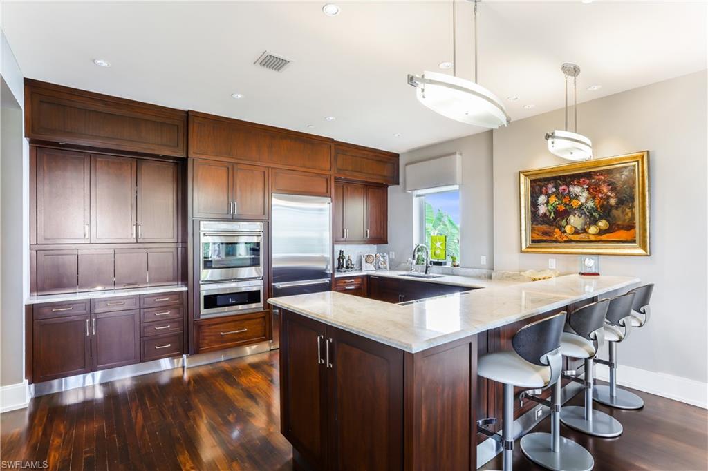 ROOFTOPS ON FOURTH - Residential