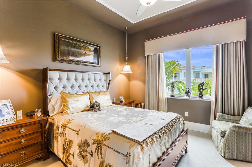 ROOFTOPS ON FOURTH - Residential