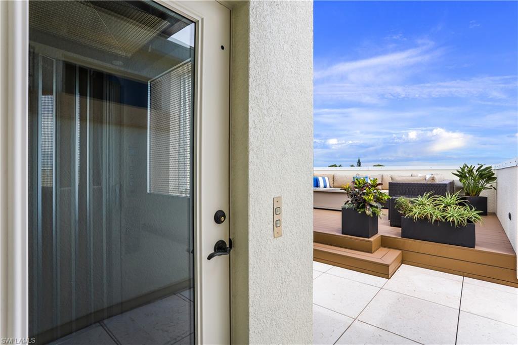 ROOFTOPS ON FOURTH - Residential
