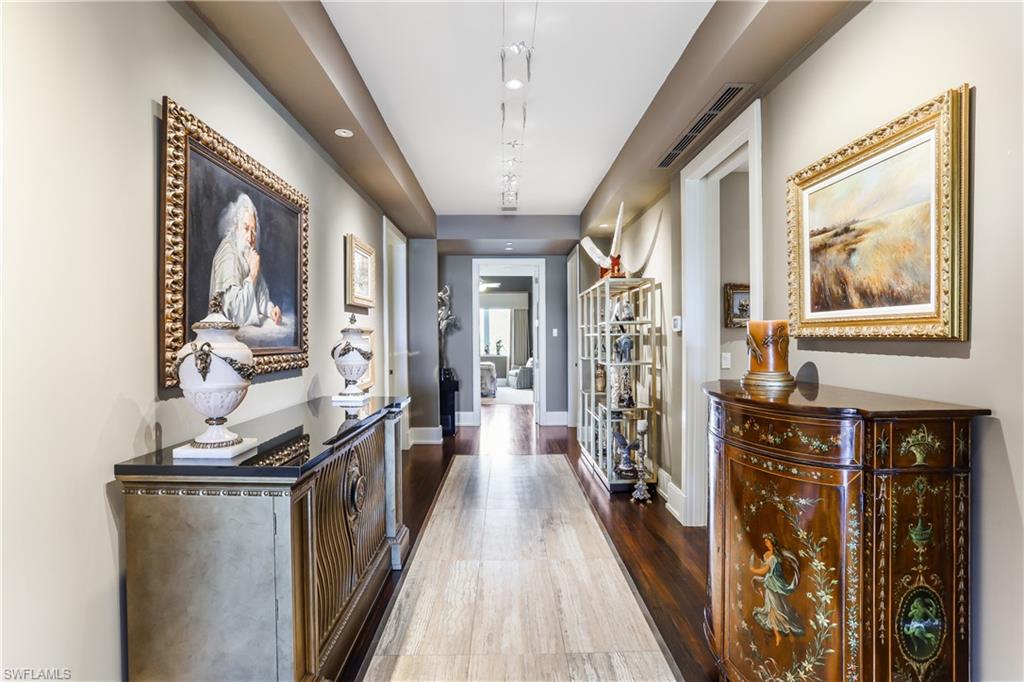 ROOFTOPS ON FOURTH - Residential