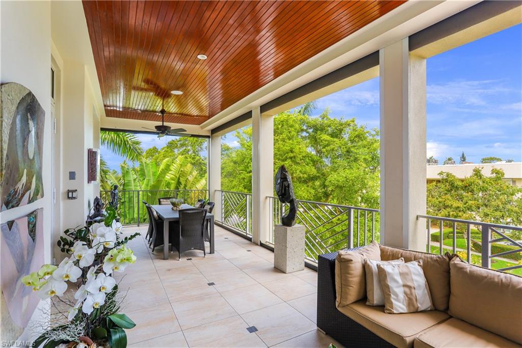 ROOFTOPS ON FOURTH - Residential
