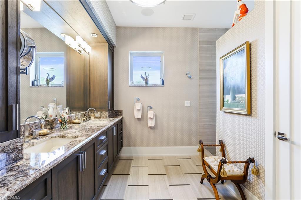 ROOFTOPS ON FOURTH - Residential