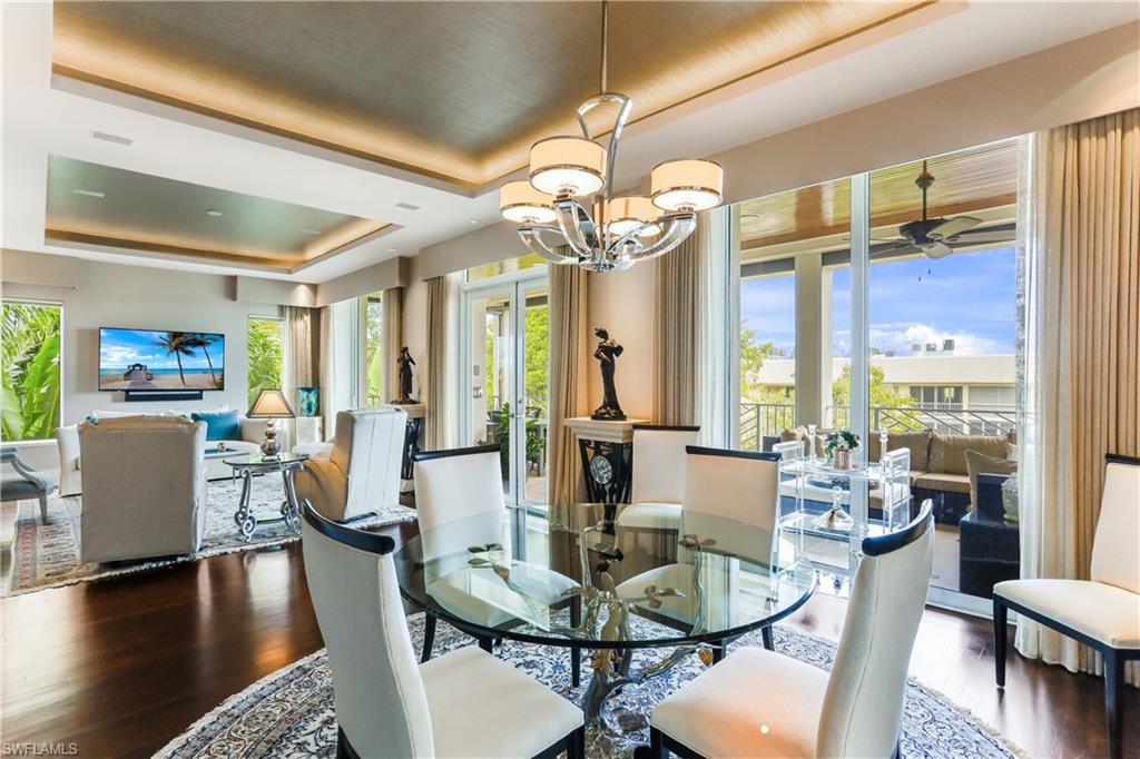 ROOFTOPS ON FOURTH - Residential