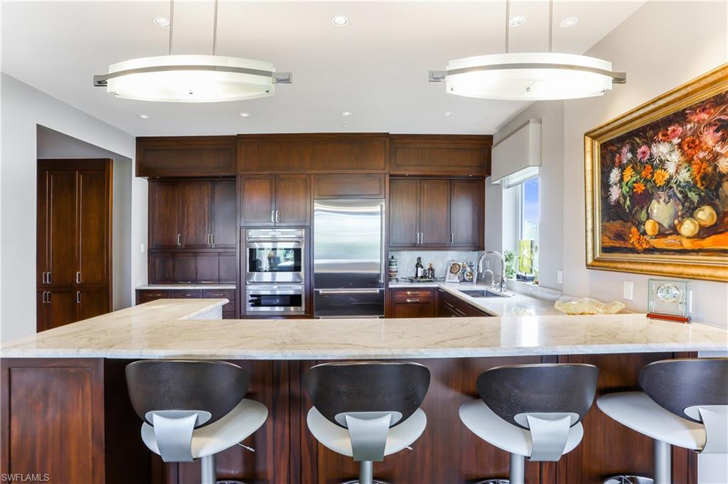 ROOFTOPS ON FOURTH - Residential