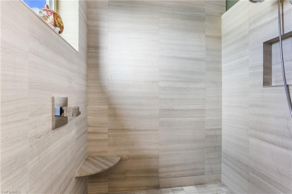 ROOFTOPS ON FOURTH - Residential